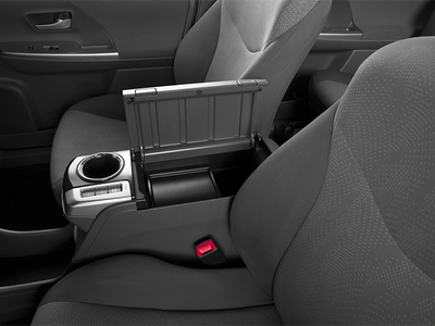 2014 Toyota Prius v Five
