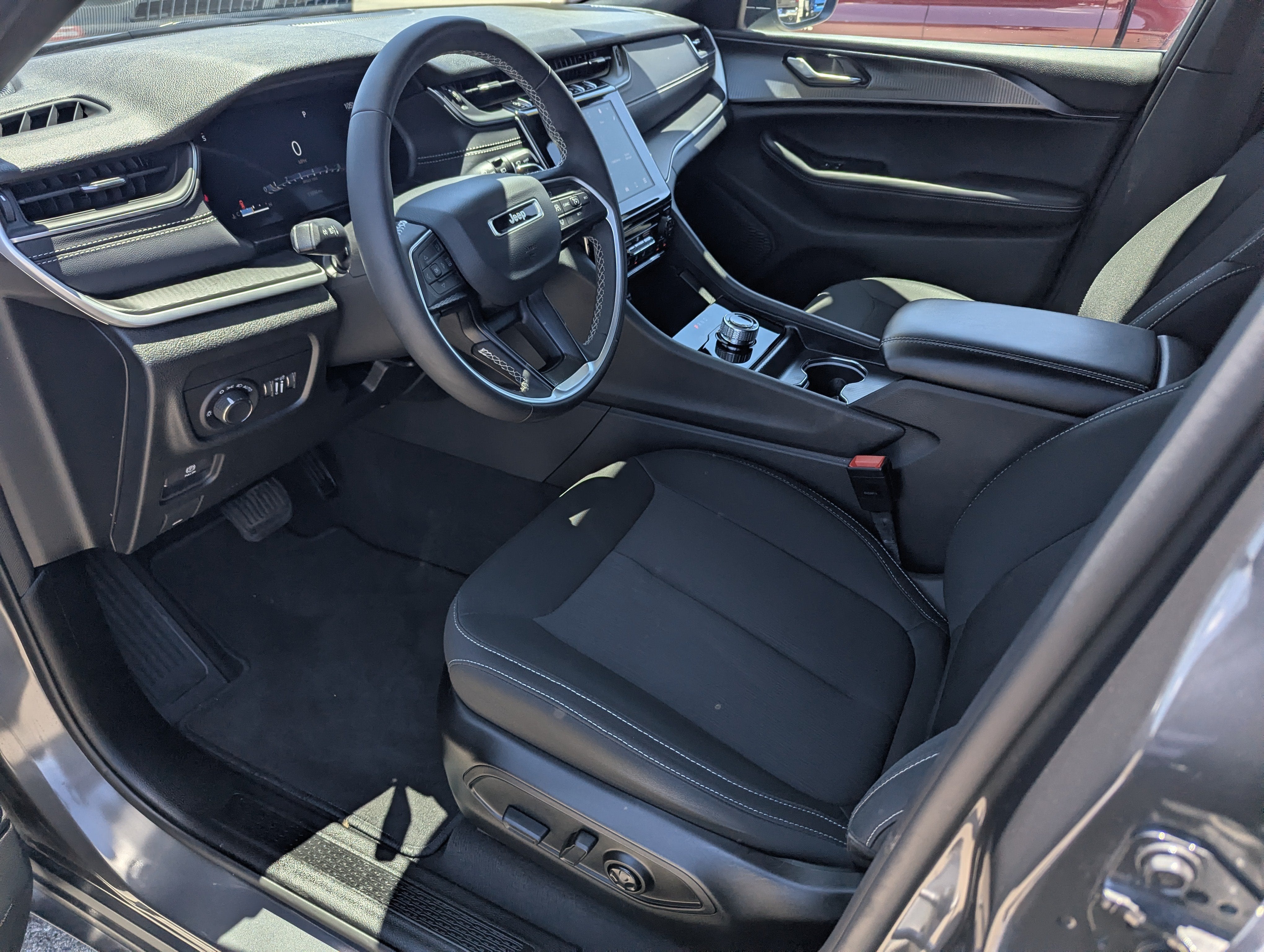 2025 Jeep Grand Cherokee Laredo X
