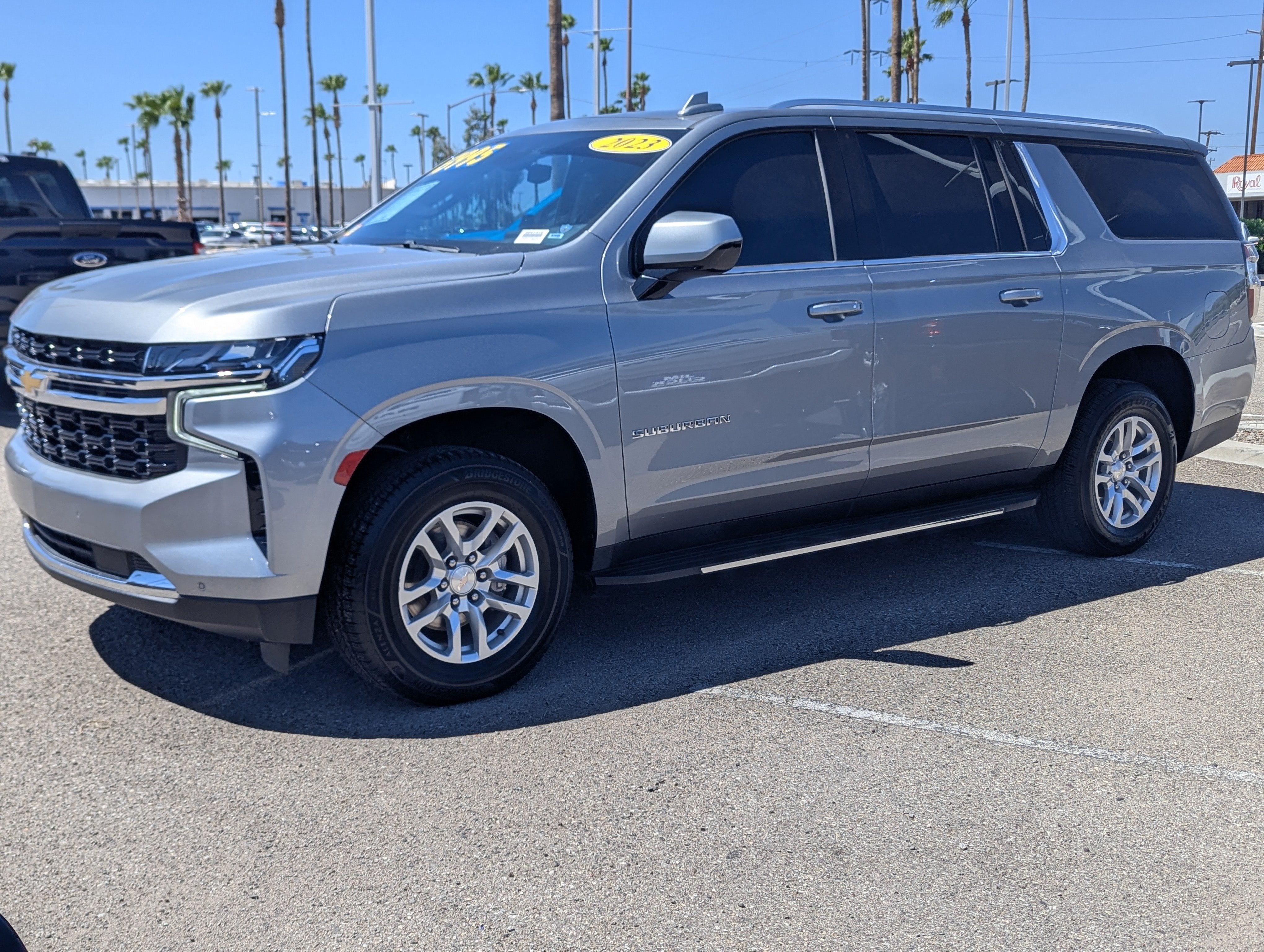 2023 Chevrolet Suburban LS