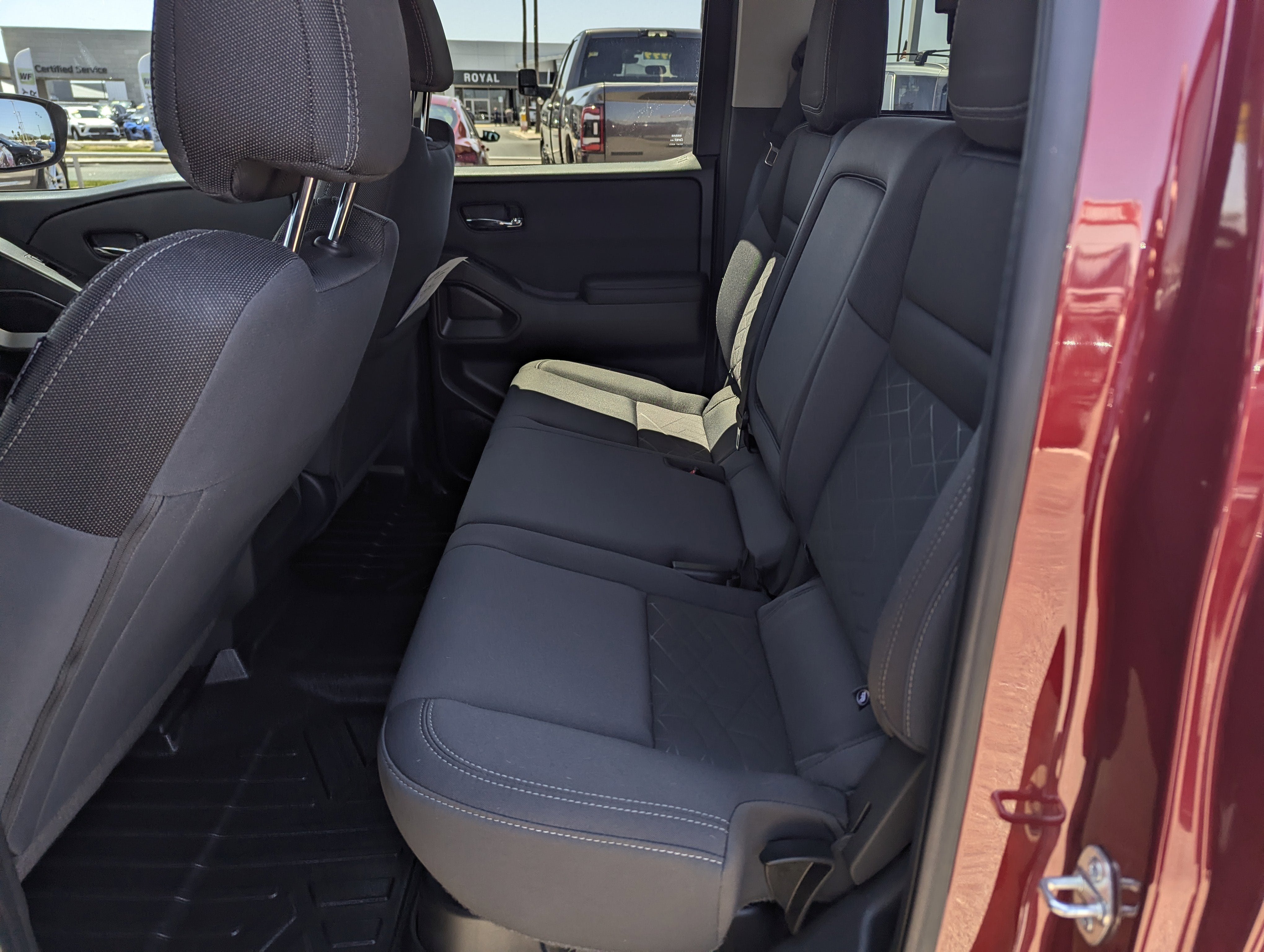 2025 Nissan Frontier SV