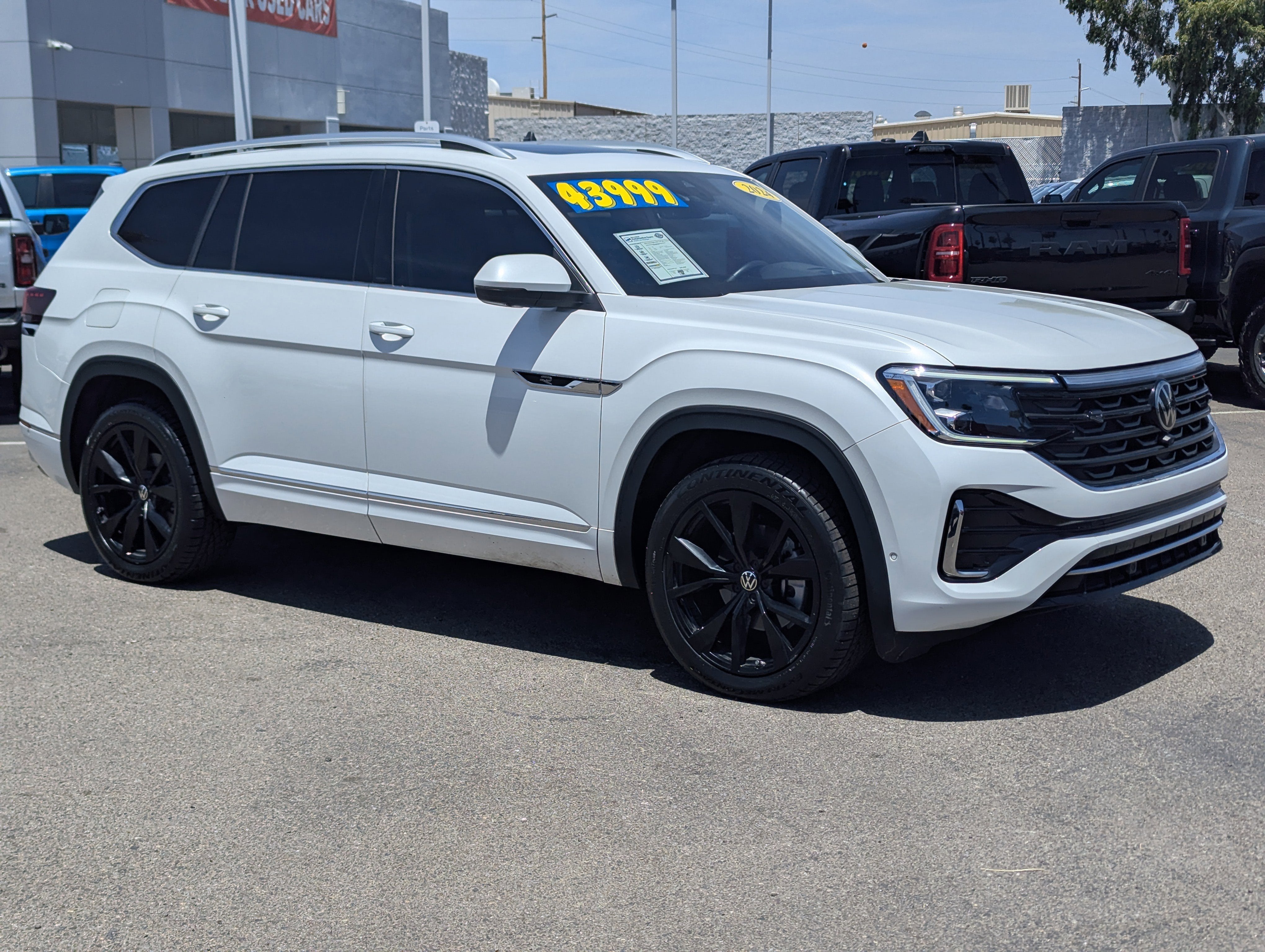 2024 Volkswagen Atlas 2.0T SEL Premium R-Line 4MOTION's photo