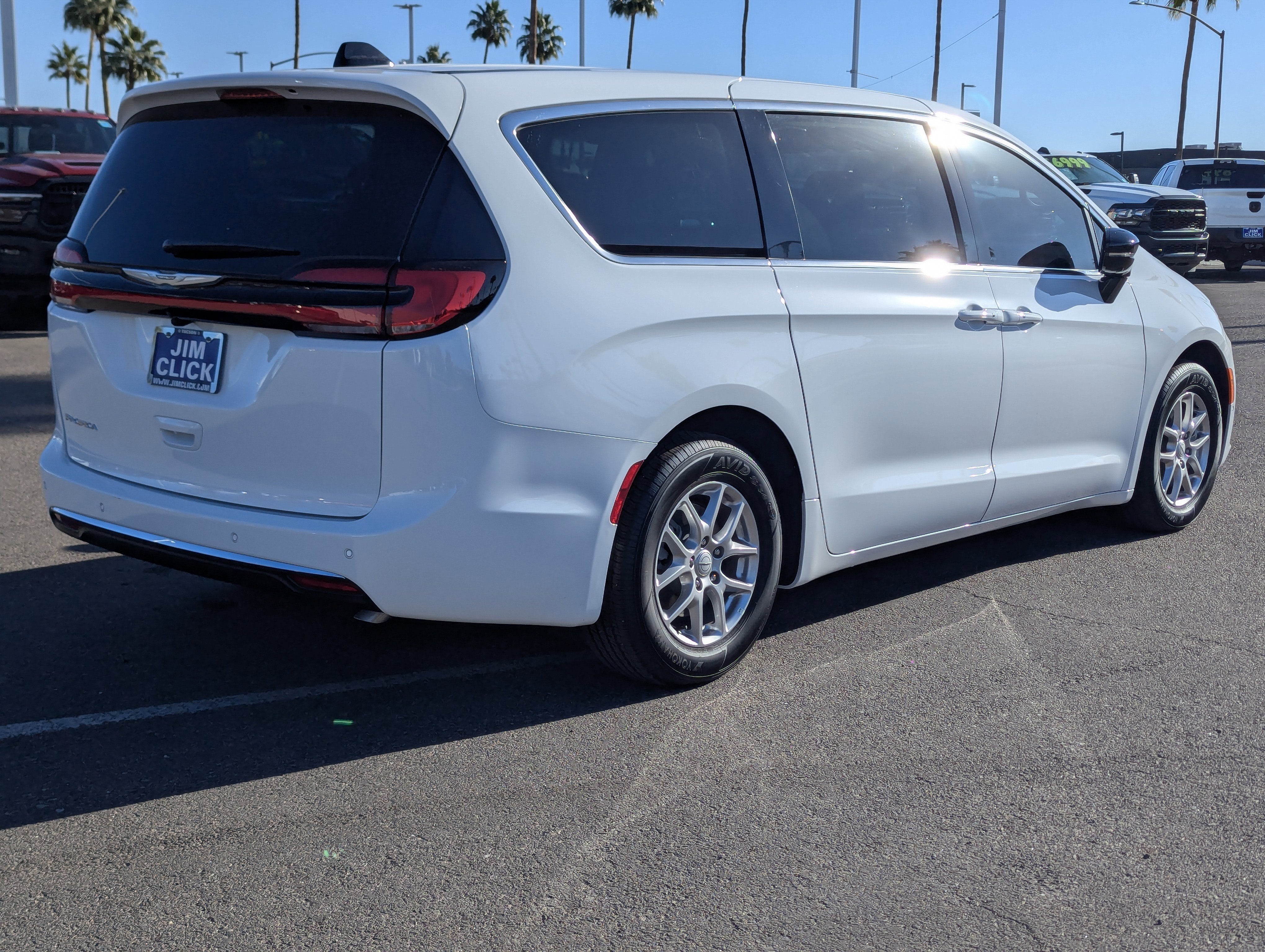 2026 Chrysler Pacifica Select