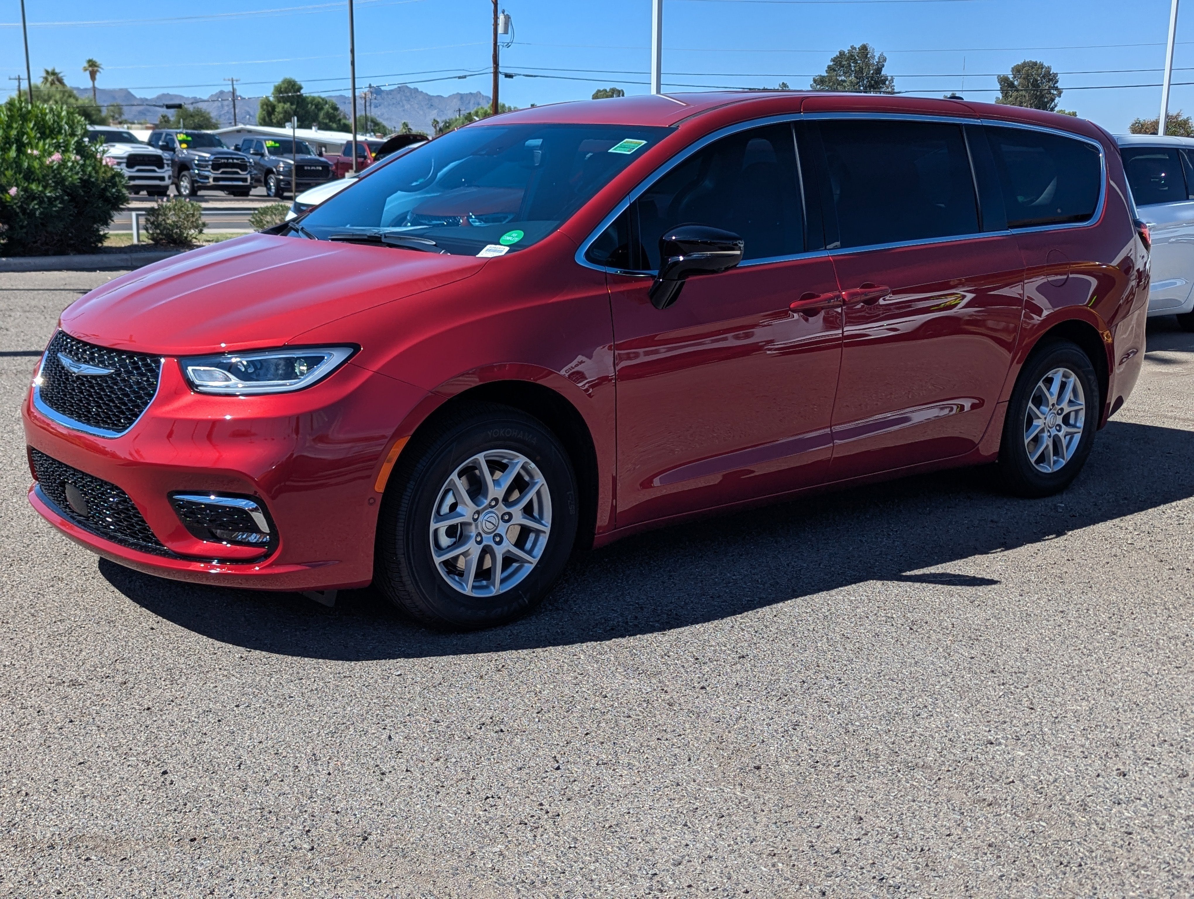 2026 Chrysler Pacifica Select