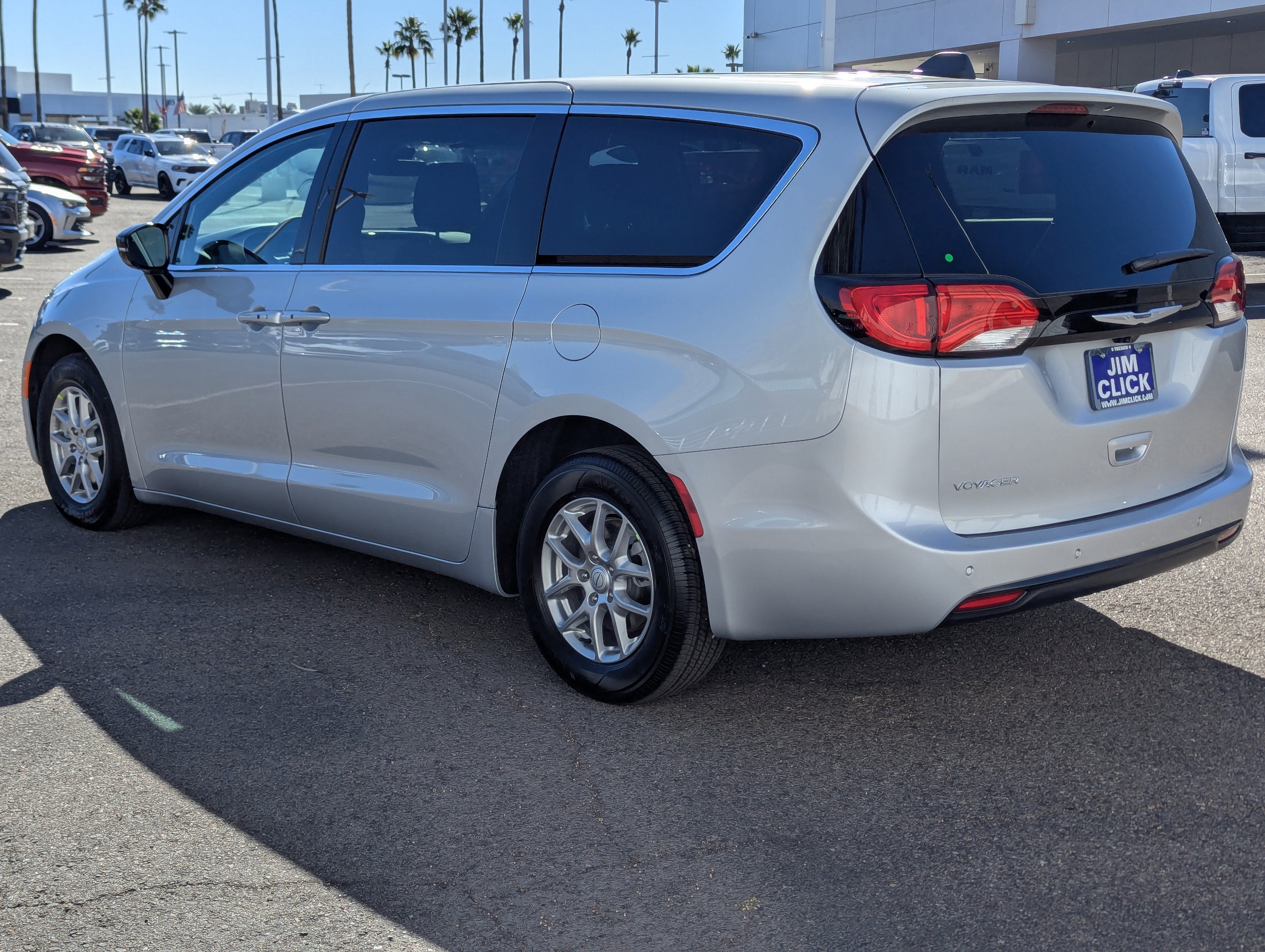 2026 Chrysler Voyager LX