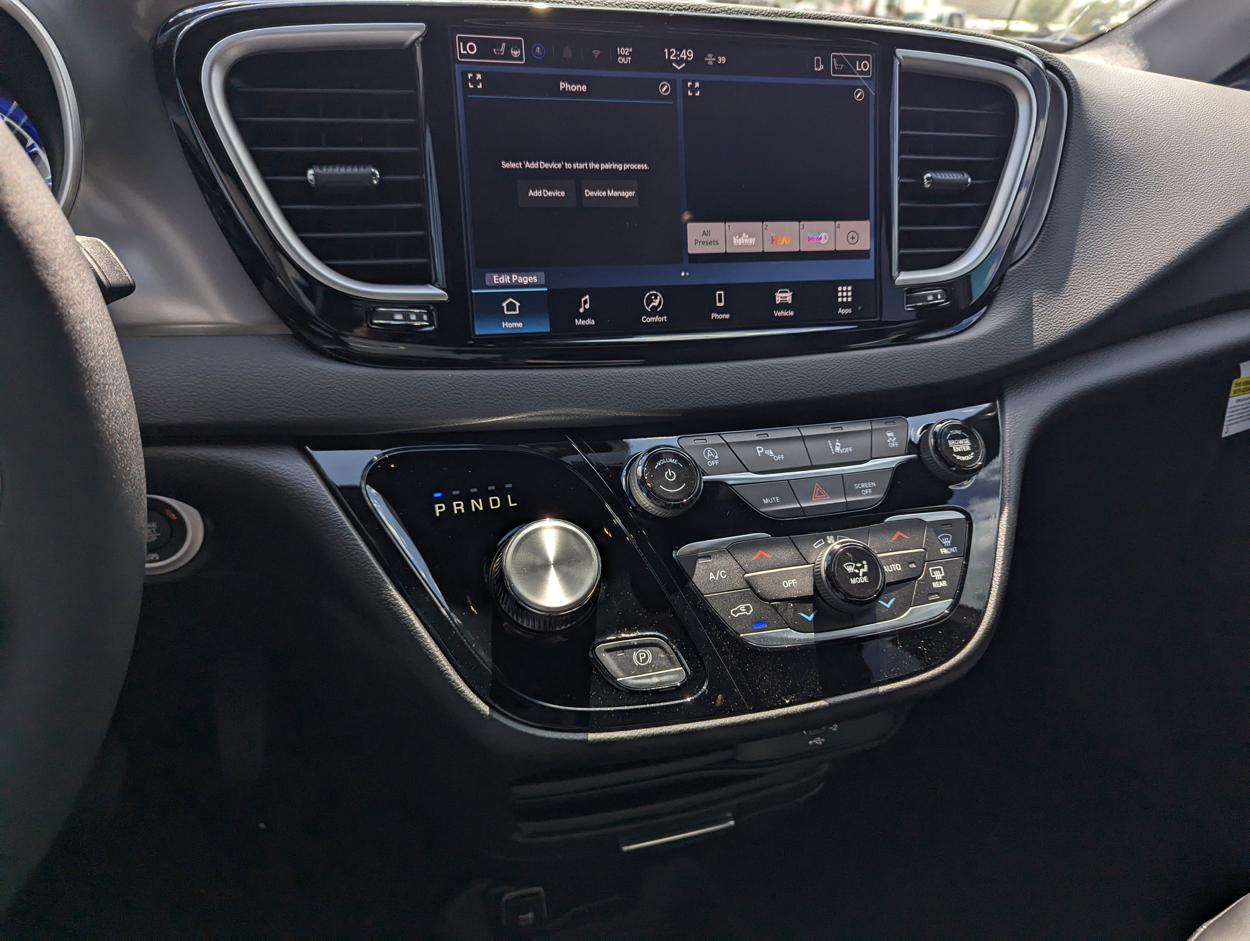 2026 Chrysler Voyager LX