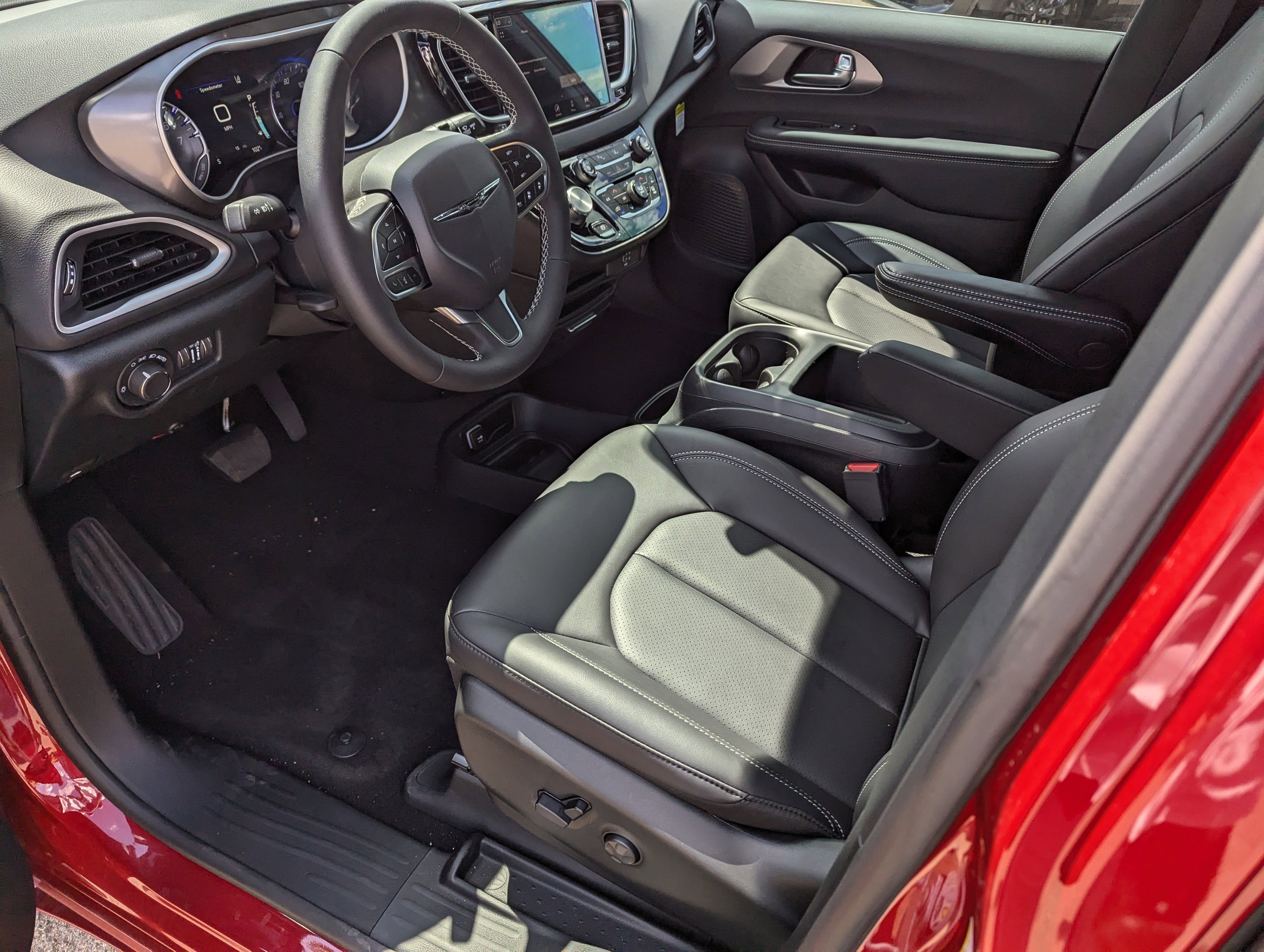 2026 Chrysler Voyager LX