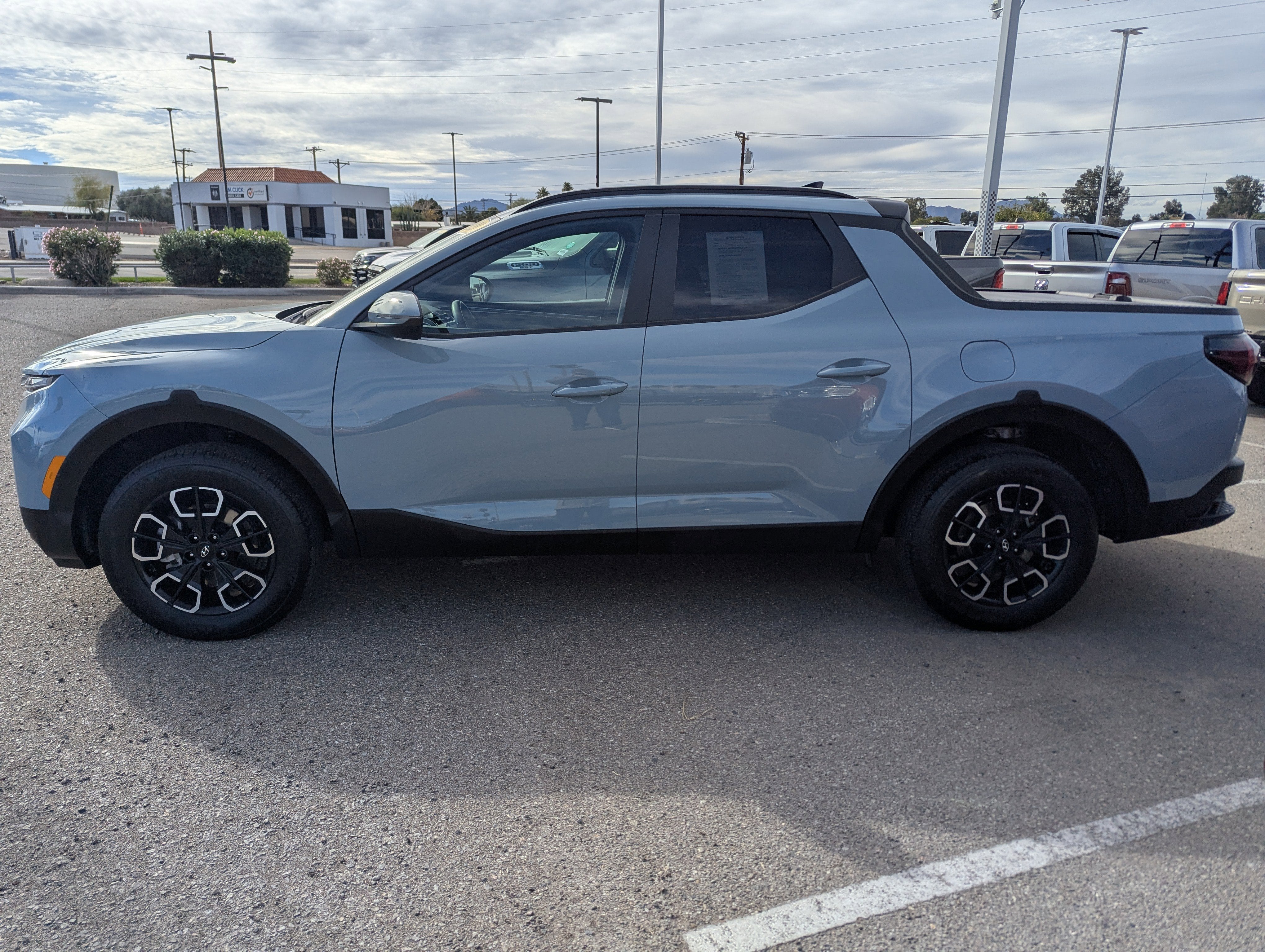 2023 Hyundai Santa Cruz SEL Premium